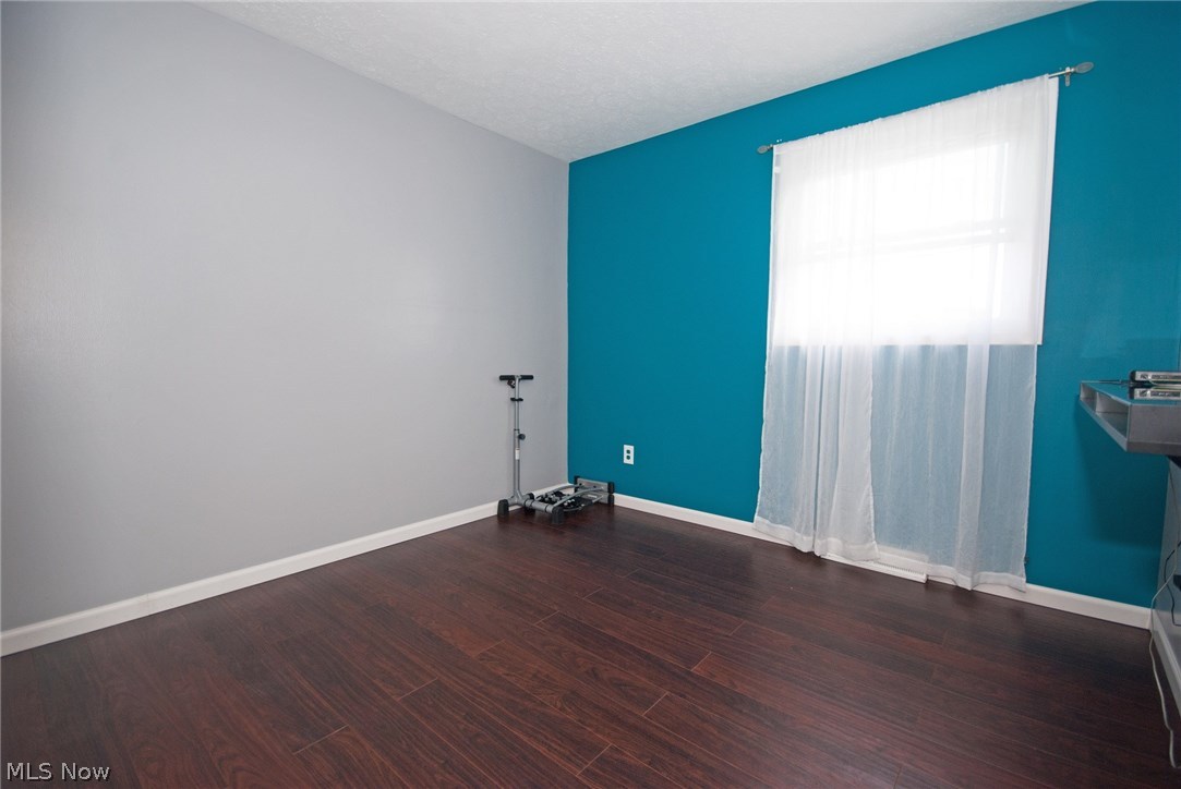 Oxford Heights Condos Ph 04 - Residential