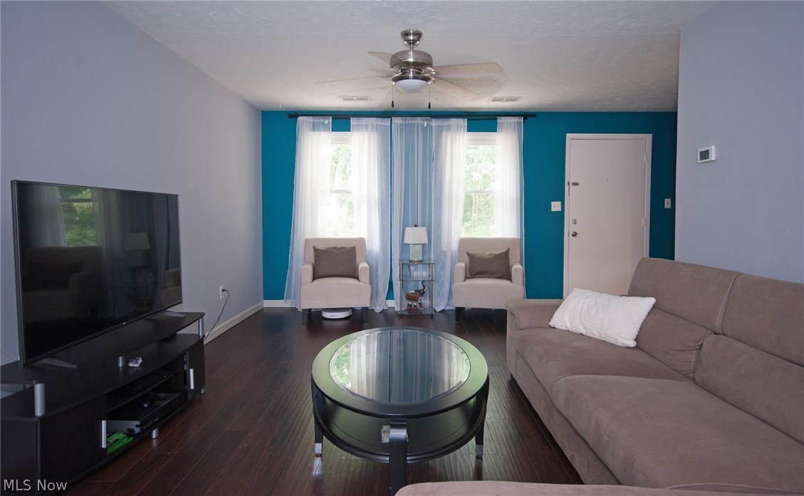 Oxford Heights Condos Ph 04 - Residential