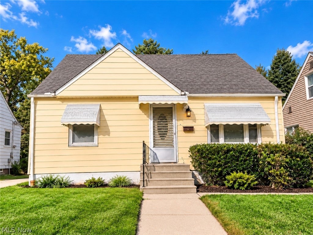 3850 E 190th Street