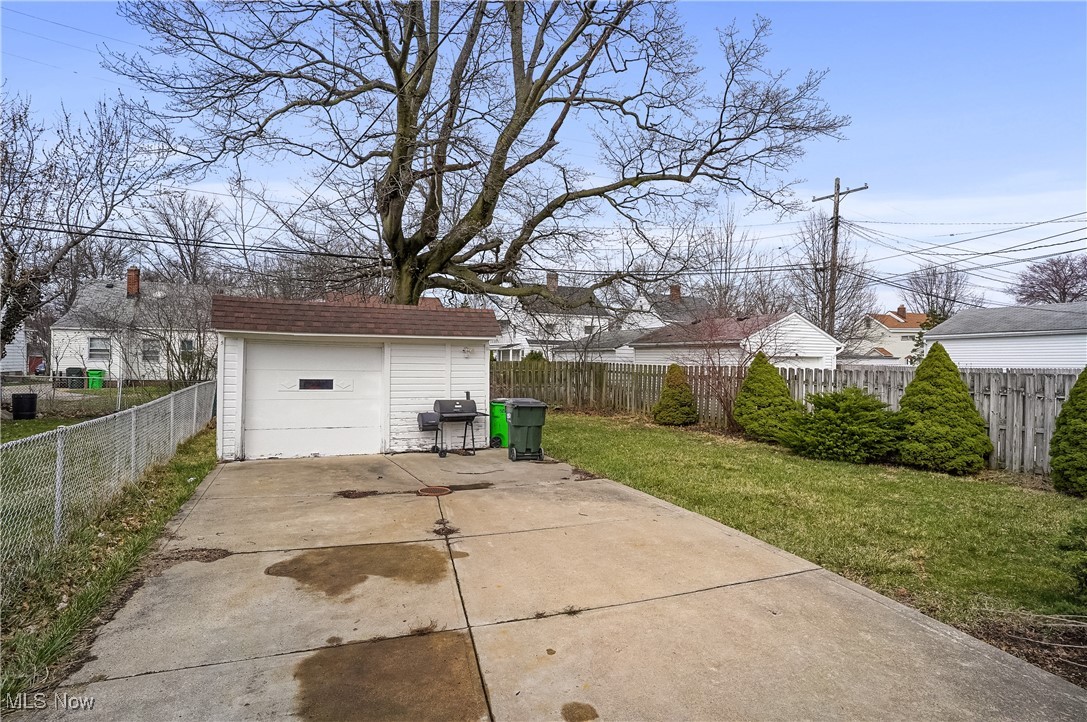 26881 Oriole Avenue, Euclid, Ohio image 12