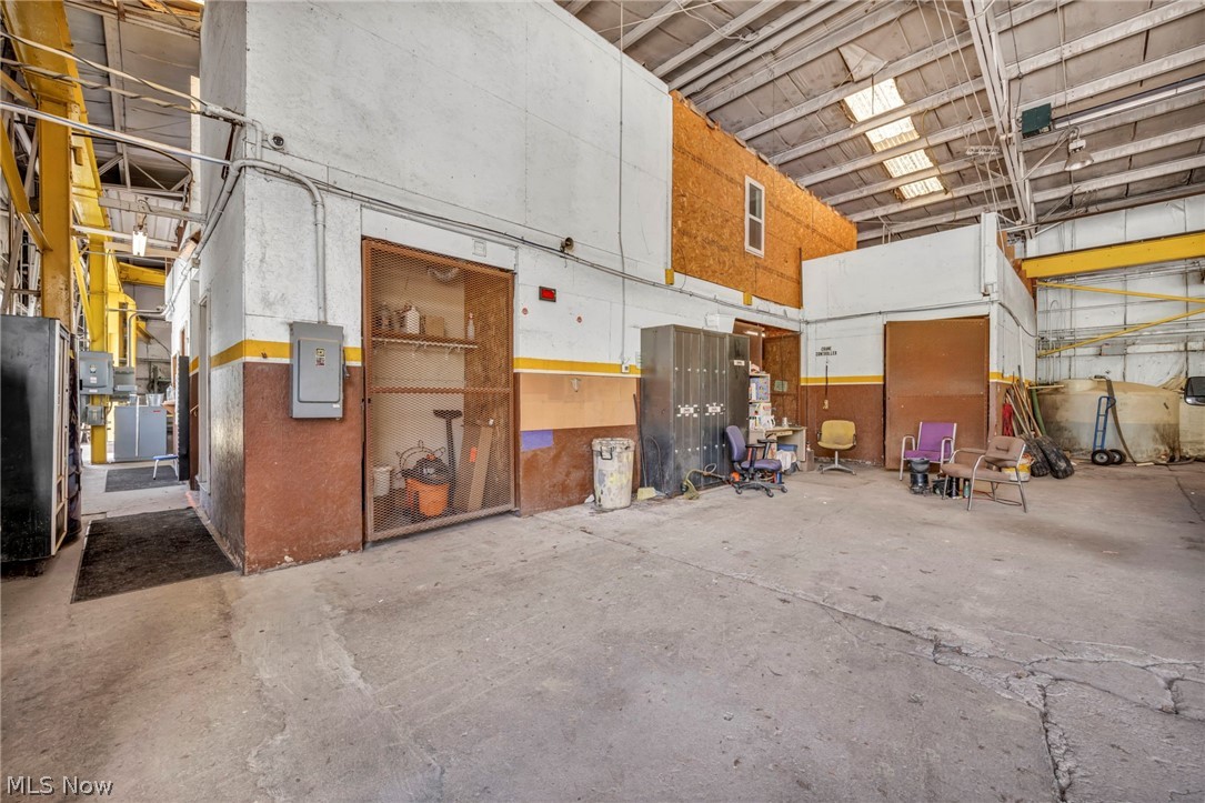 Gaud - Commercial Sale