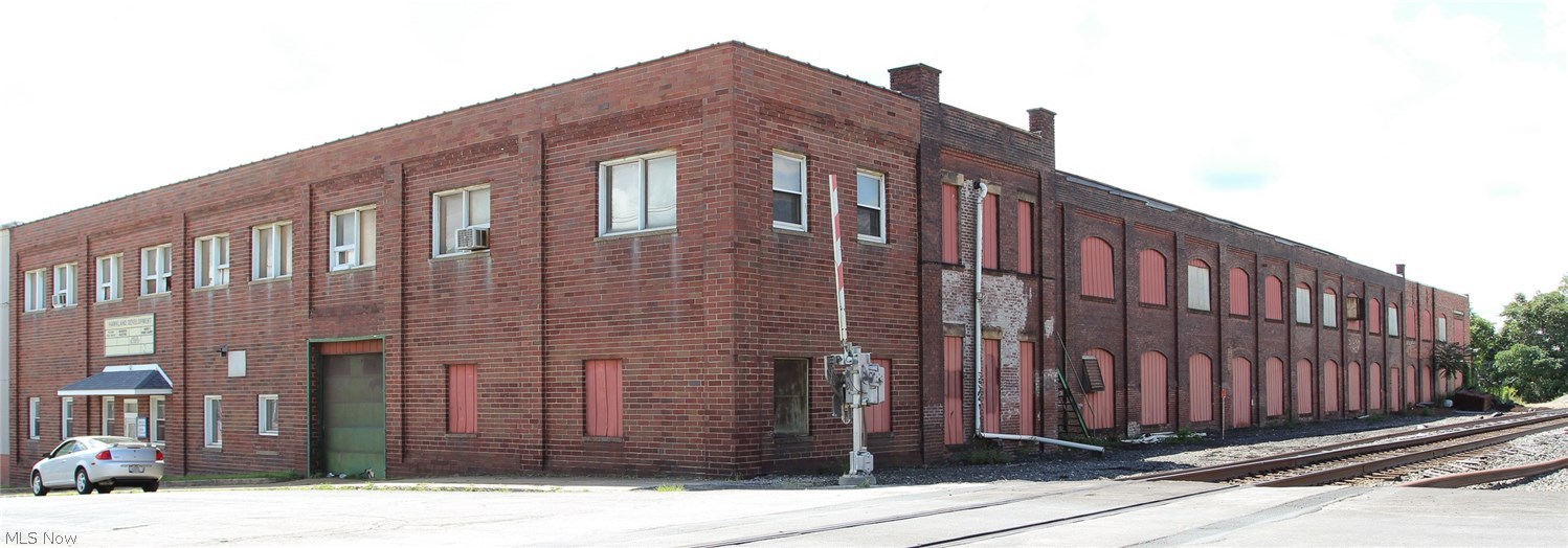 Online Auction: 164,000 SF Industrial; 2.85 Acres; Multi-Level, Multi-Tenant Building. 193 N. James, E. Palestine, OH 44413 | Columbiana County
(Downtown, Corner James & Taggart) OPENING BID: $90,000. Closing: Wednesday, October 26, 4:00 PM EST. Tax Value: $585,800. Annual Taxes: $10,193. Former HR Evans Steel Plant. Remodeled Offices. Tours: Sat. Oct. 1, 12 NOON & Wed. Oct. 19, 4 PM - Timed Internet Bidding Online: Upon closing of auction, high bidders credit card shall be charged $5000. Buyer shall make an additional 10% deposit of total high bid within 48 hours after sale in certified or wired funds. Buyer agrees to close within 30 days of court approval. Time is of the essence. Sale is subject to US Bankruptcy Court approval. Case #16-40573
Greco Acquisitions, Inc/DBA HR Evans Steel Company, Atty. Richard Zellers, Trustee. See online bidding site for complete terms and conditions.