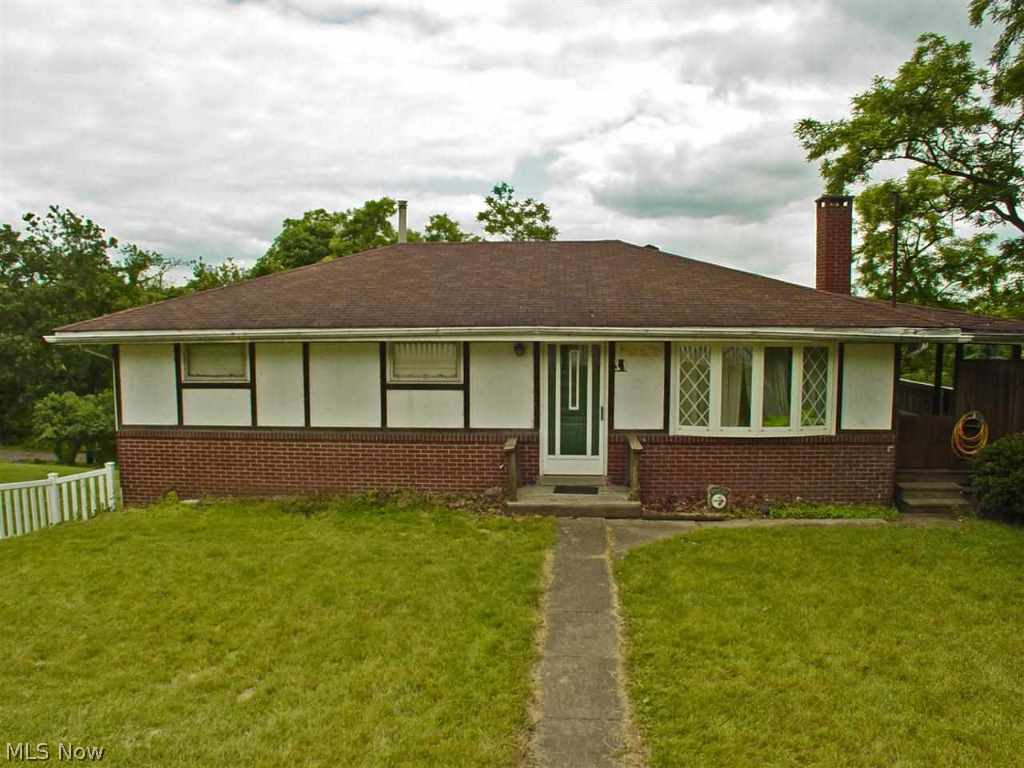 Cozy Ranch with huge deck offers equipped kitchen, washer & dryer. Located on dead end of street. Fenced front yard. Great home at a great price!