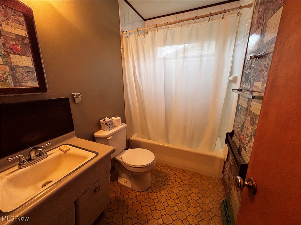 2325 Stewart Drive, Warren, Ohio image 10