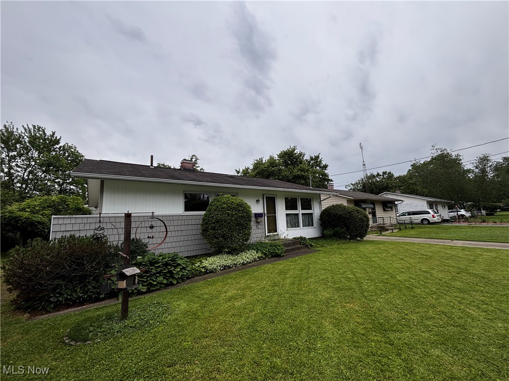 2325 Stewart Drive, Warren, Ohio image 3