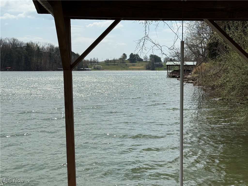 1820 W Buckhorn Drive, Millersburg, Ohio image 15