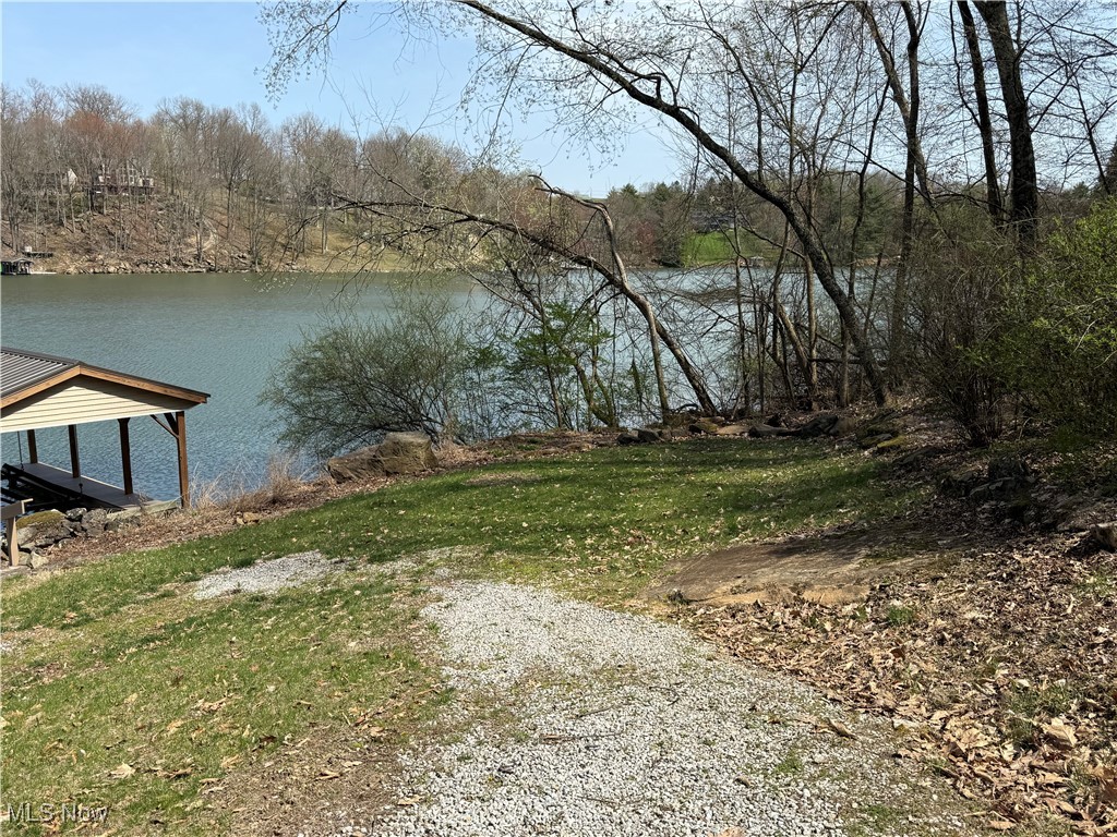 1820 W Buckhorn Drive, Millersburg, Ohio image 18