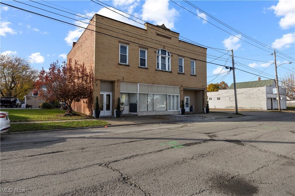 Photo of 1404 Long Avenue, Lorain, OH 44052 (MLS # 5175137)