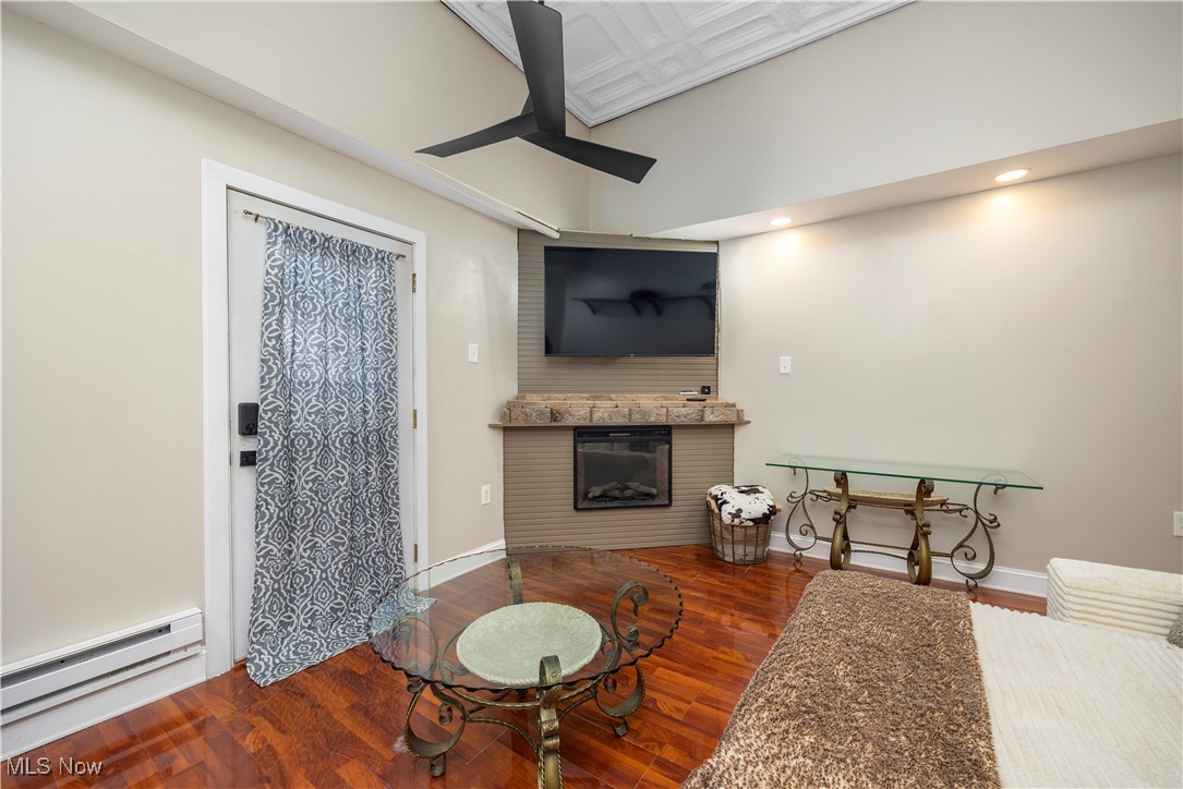 Lorain, Ohio 44052, United States, 5 Bedrooms Bedrooms, ,5 BathroomsBathrooms,Residential,Active,250475