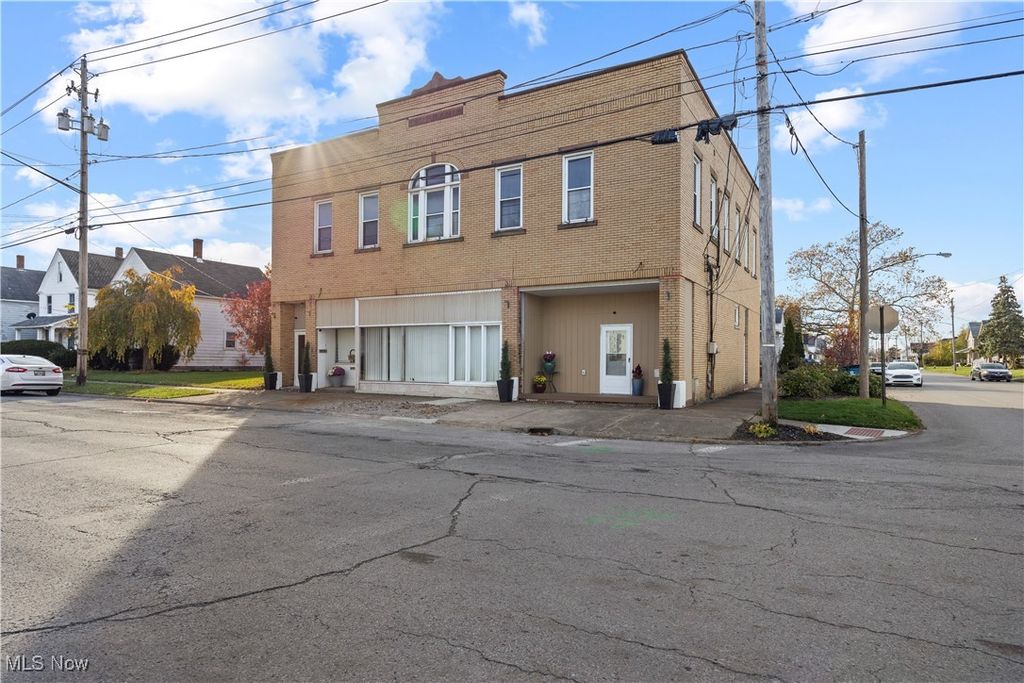 Photo of 1404 Long Avenue, Lorain, OH 44052 (MLS # 5175137)