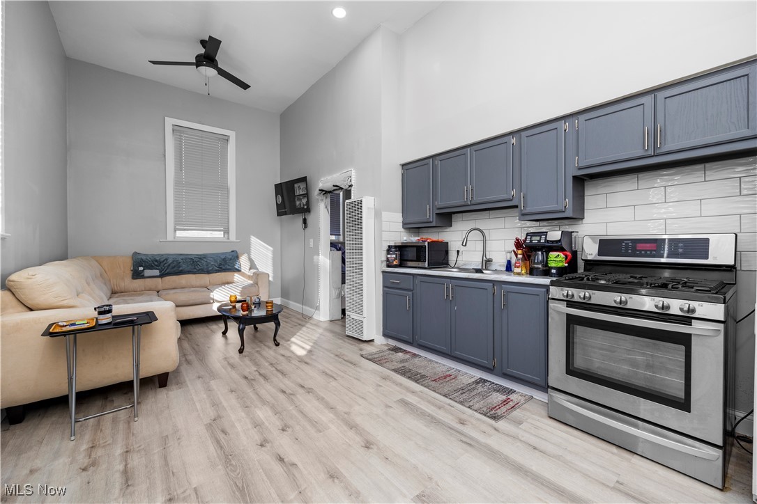 Lorain, Ohio 44052, United States, 5 Bedrooms Bedrooms, ,5 BathroomsBathrooms,Residential,Active,250475