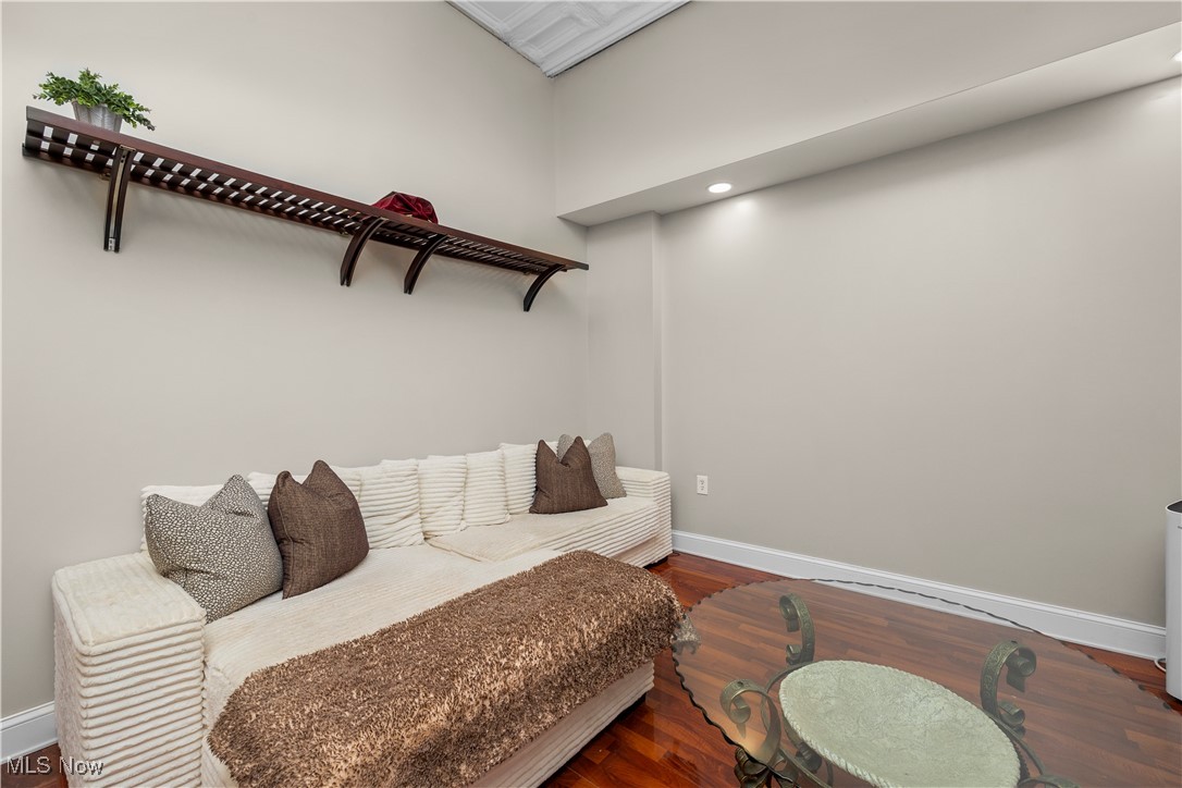 Lorain, Ohio 44052, United States, 5 Bedrooms Bedrooms, ,5 BathroomsBathrooms,Residential,Active,250475