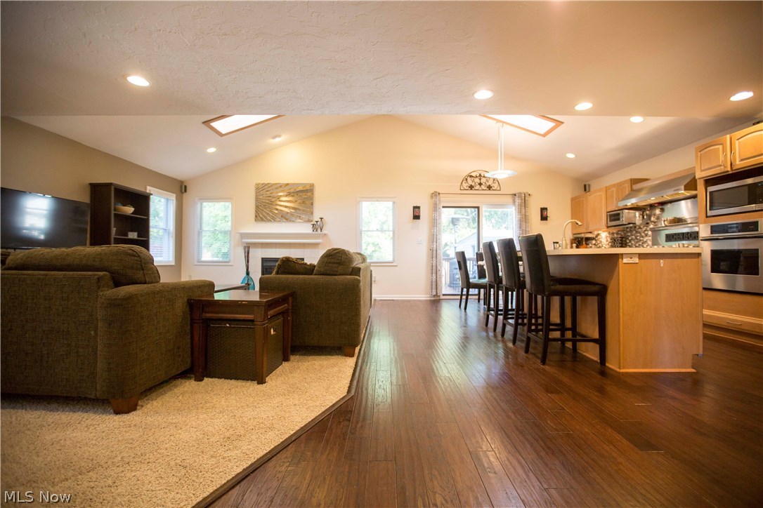 Alden B Hare Cos Lyndhurst Ma - Residential