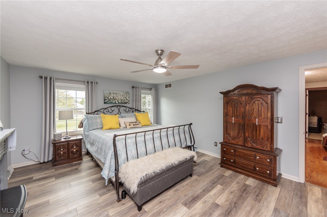 16984 Bear Creek Lane, Strongsville, Ohio image 32