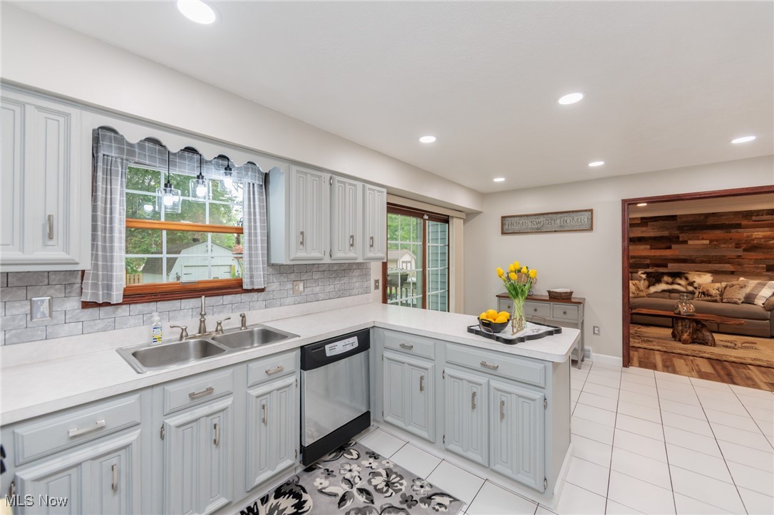 16984 Bear Creek Lane, Strongsville, Ohio image 11