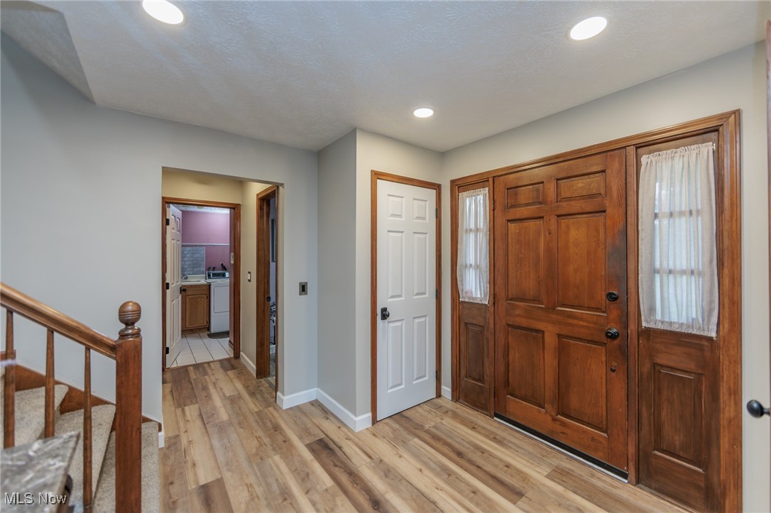 16984 Bear Creek Lane, Strongsville, Ohio image 2