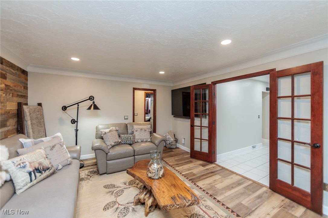 16984 Bear Creek Lane, Strongsville, Ohio image 6