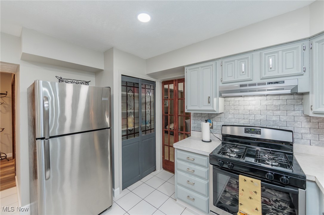 16984 Bear Creek Lane, Strongsville, Ohio image 14