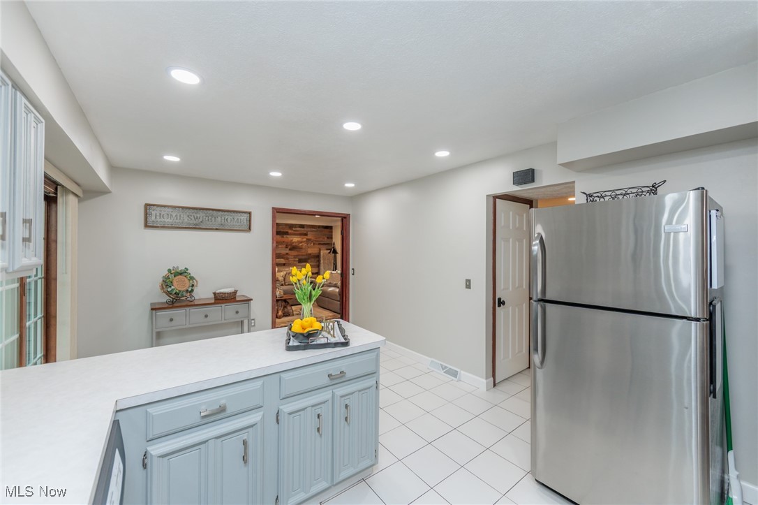 16984 Bear Creek Lane, Strongsville, Ohio image 13