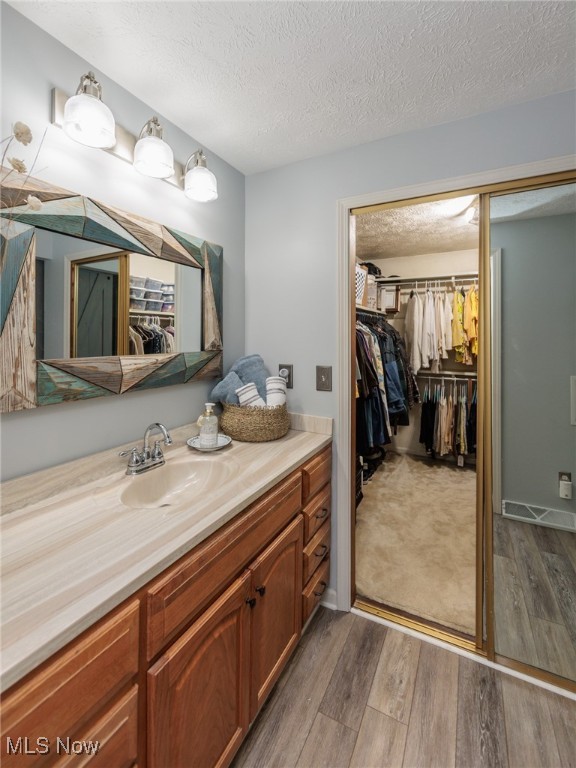 16984 Bear Creek Lane, Strongsville, Ohio image 35