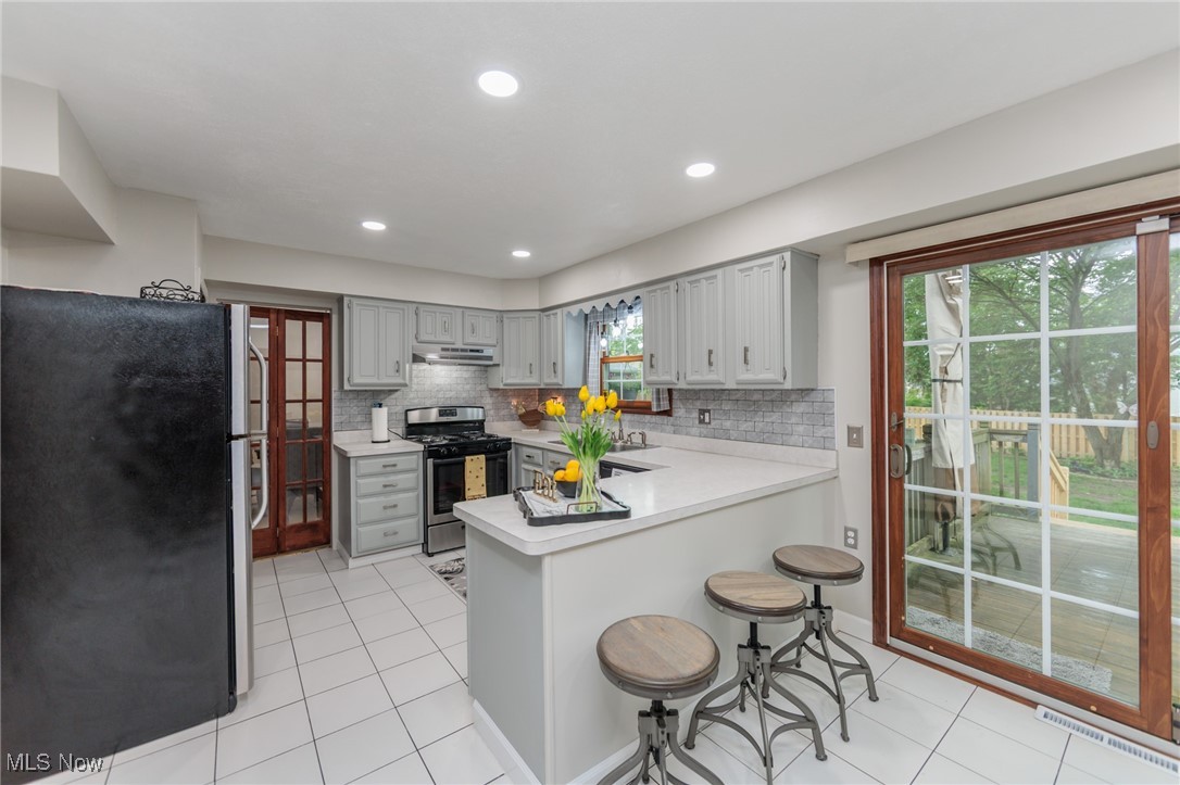 16984 Bear Creek Lane, Strongsville, Ohio image 9