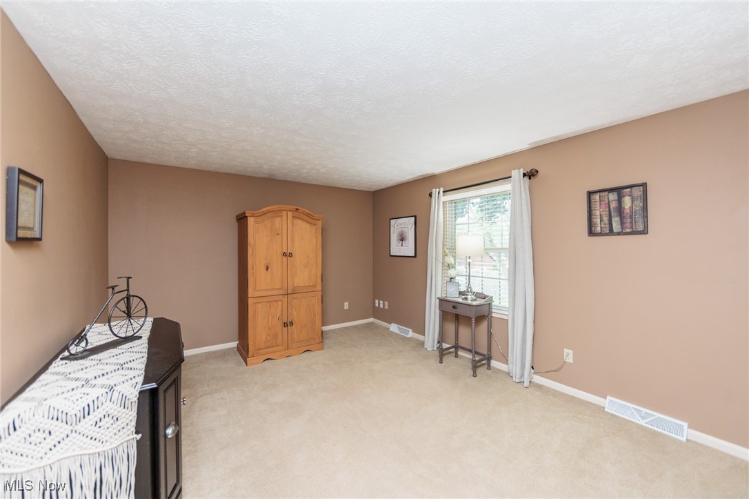 16984 Bear Creek Lane, Strongsville, Ohio image 27