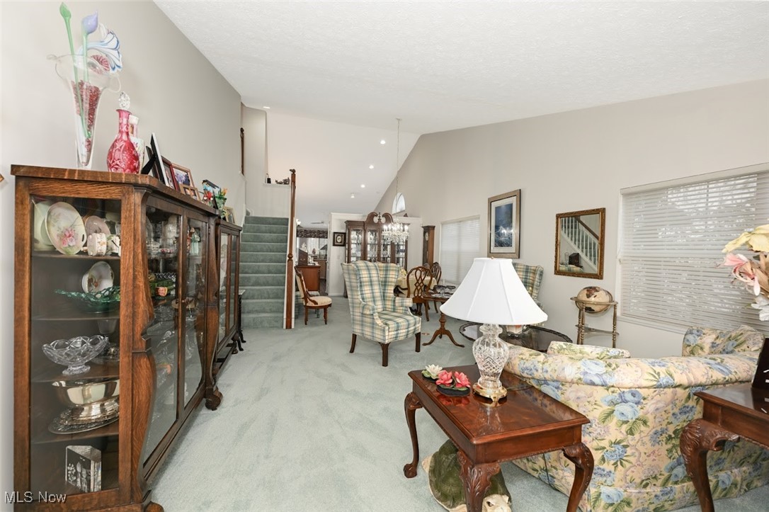 194 Kensington Court, Aurora, Ohio image 4