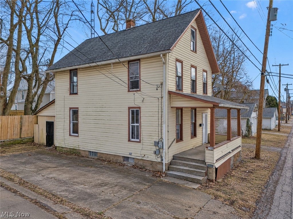 1258 Minerva Court NW