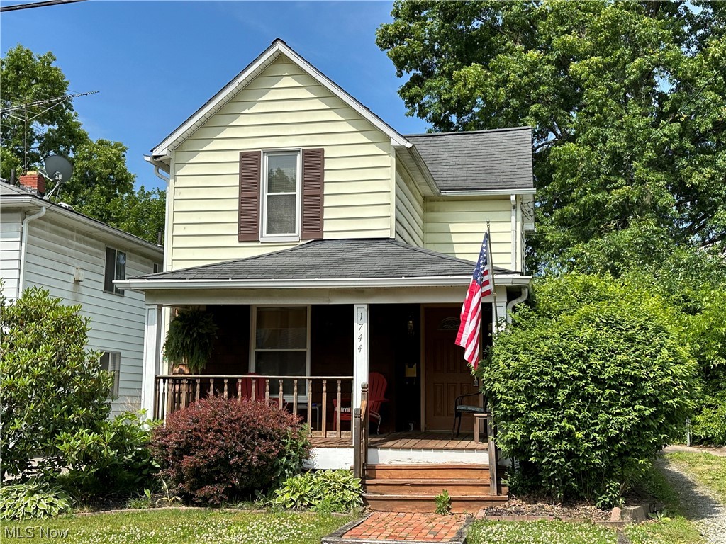 A lovely 3 bedroom, 1.5 bath colonial in Cuyahoga Falls. A huge 2 car garage highlights a fenced yard with brick patio. The bedrooms are spacious, and the master has a 1/2 bath. A large living room also opens to a family room/den. There is formal dining, a foyer, rear mud room, a full basement with lifetime guarantee water proofing, front porch, and much more.