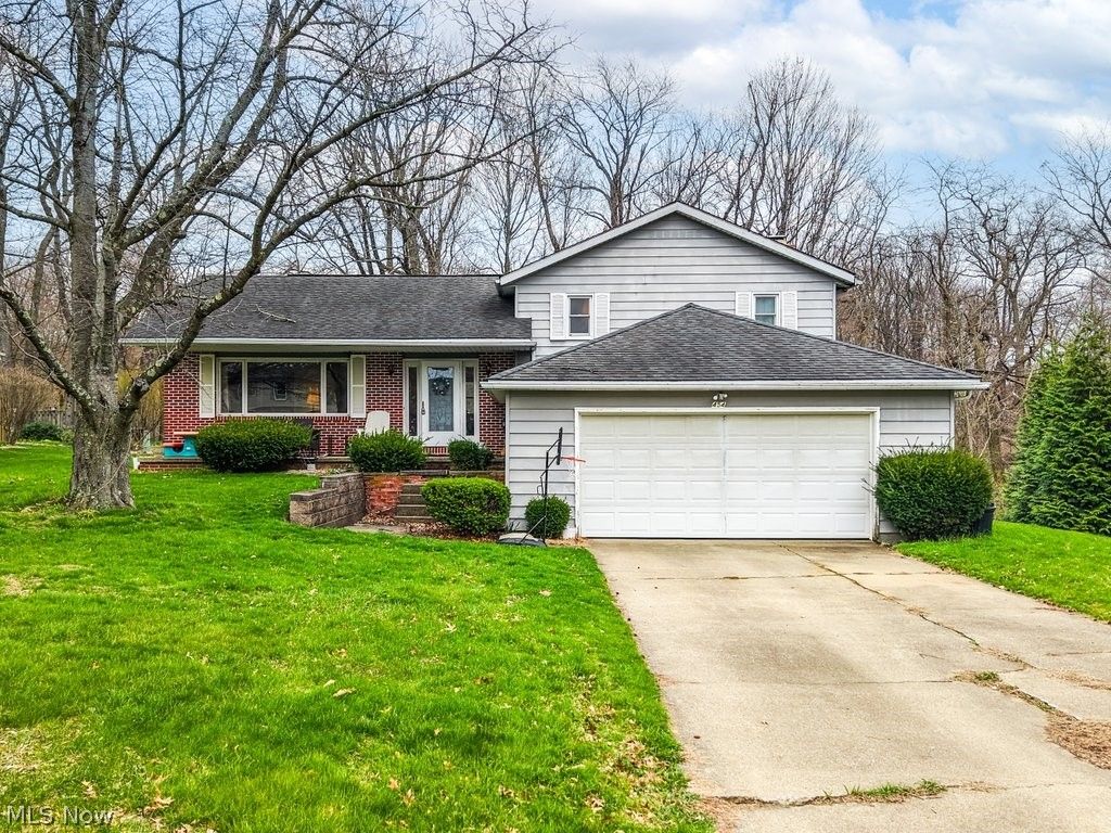 Photo of 454 Westwood Avenue, Wadsworth, OH 44281 (MLS # 5198889)