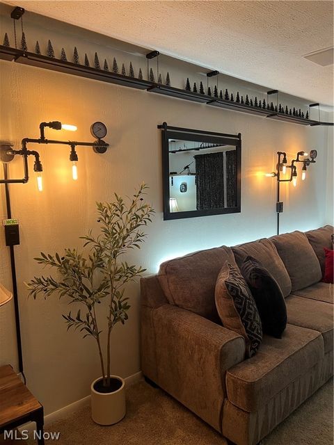 Tiny photo for 705 Lakeview Dr, Cortland, OH 44410 (MLS # 5190943)