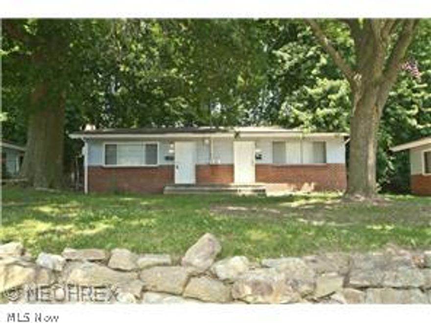 Nice one bedroom one bath for rent. Deposit is only $300 if you move in by June 15th, ask about details!! Spacious and cozy apartment, this unit has air conditioning~ clean carpet~ updates and nice closet space!  Sorry no pets allowed.  
$50 application fee required, we do a background check for evictions and criminal history. Call now for your showing.