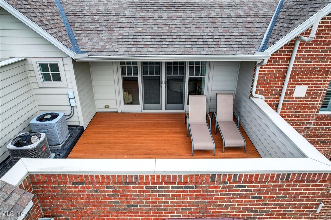 Rocky River, Ohio 44116, United States, 3 Bedrooms Bedrooms, ,4 BathroomsBathrooms,Residential,Pending,204594