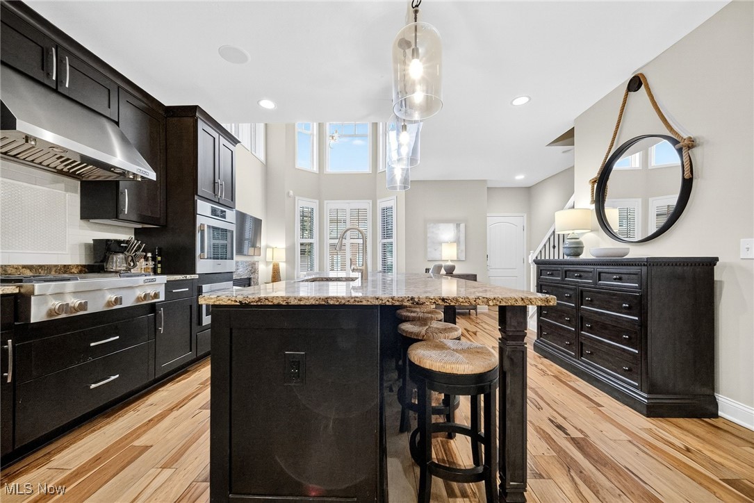 Rocky River, Ohio 44116, United States, 3 Bedrooms Bedrooms, ,4 BathroomsBathrooms,Residential,Pending,204594