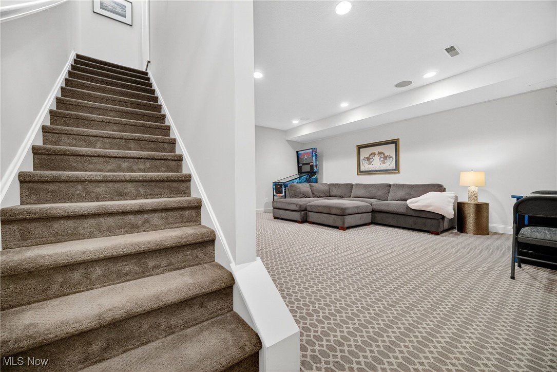 Rocky River, Ohio 44116, United States, 3 Bedrooms Bedrooms, ,4 BathroomsBathrooms,Residential,Pending,204594