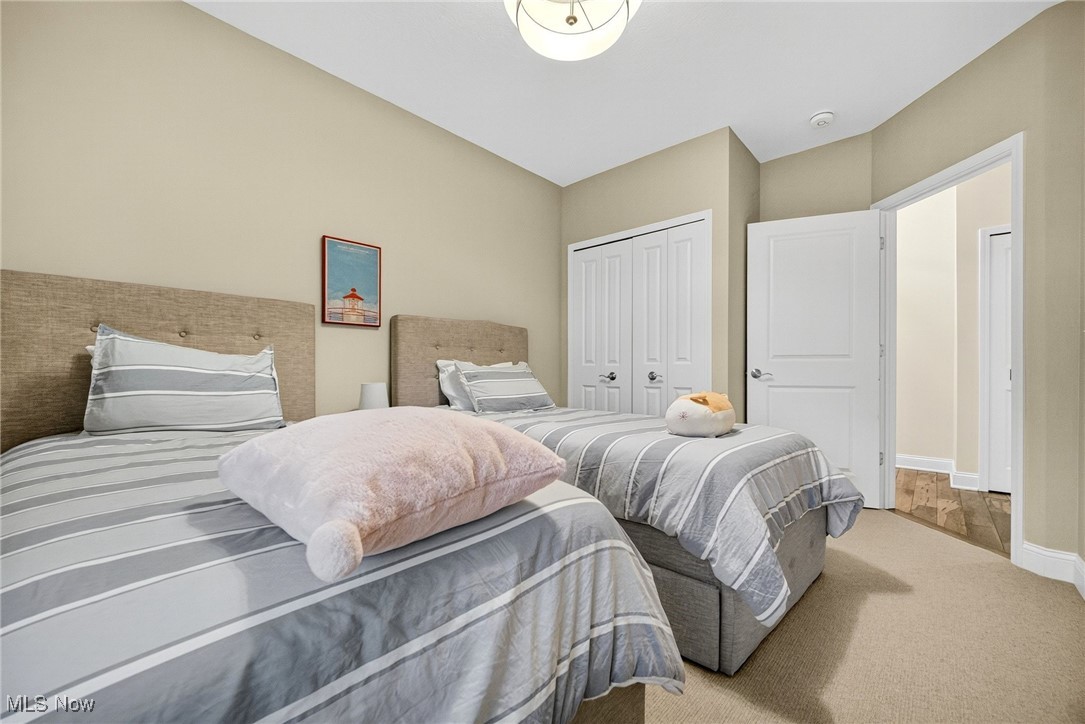 Rocky River, Ohio 44116, United States, 3 Bedrooms Bedrooms, ,4 BathroomsBathrooms,Residential,Pending,204594