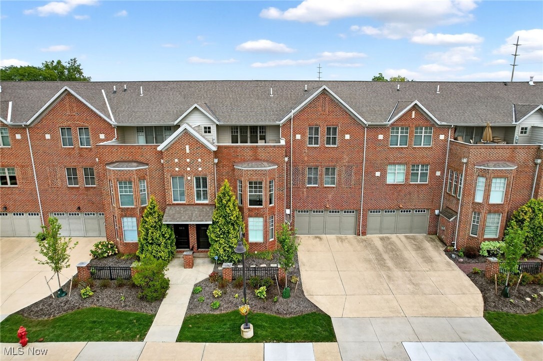 Rocky River, Ohio 44116, United States, 3 Bedrooms Bedrooms, ,4 BathroomsBathrooms,Residential,Pending,204594