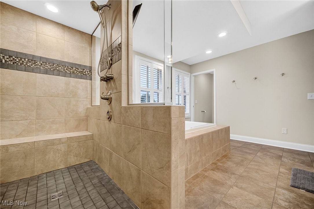 Rocky River, Ohio 44116, United States, 3 Bedrooms Bedrooms, ,4 BathroomsBathrooms,Residential,Pending,204594