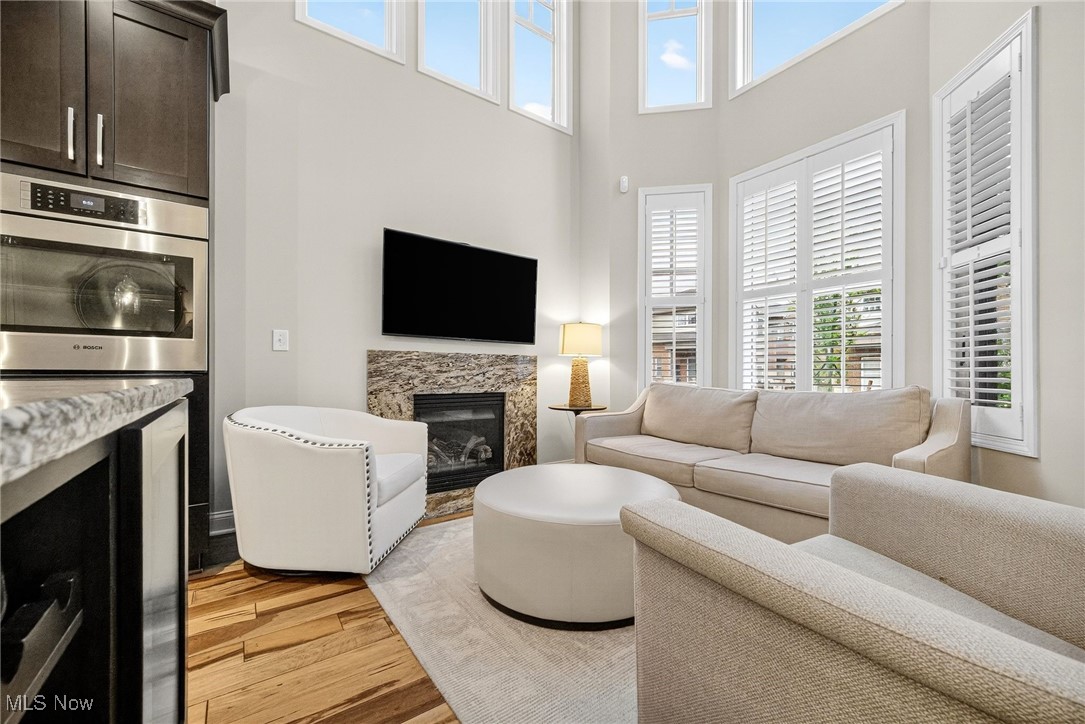 Rocky River, Ohio 44116, United States, 3 Bedrooms Bedrooms, ,4 BathroomsBathrooms,Residential,Pending,204594