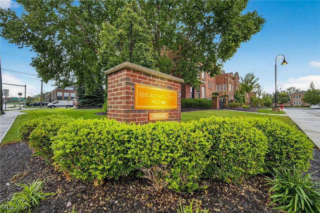 Rocky River, Ohio 44116, United States, 3 Bedrooms Bedrooms, ,4 BathroomsBathrooms,Residential,Pending,204594