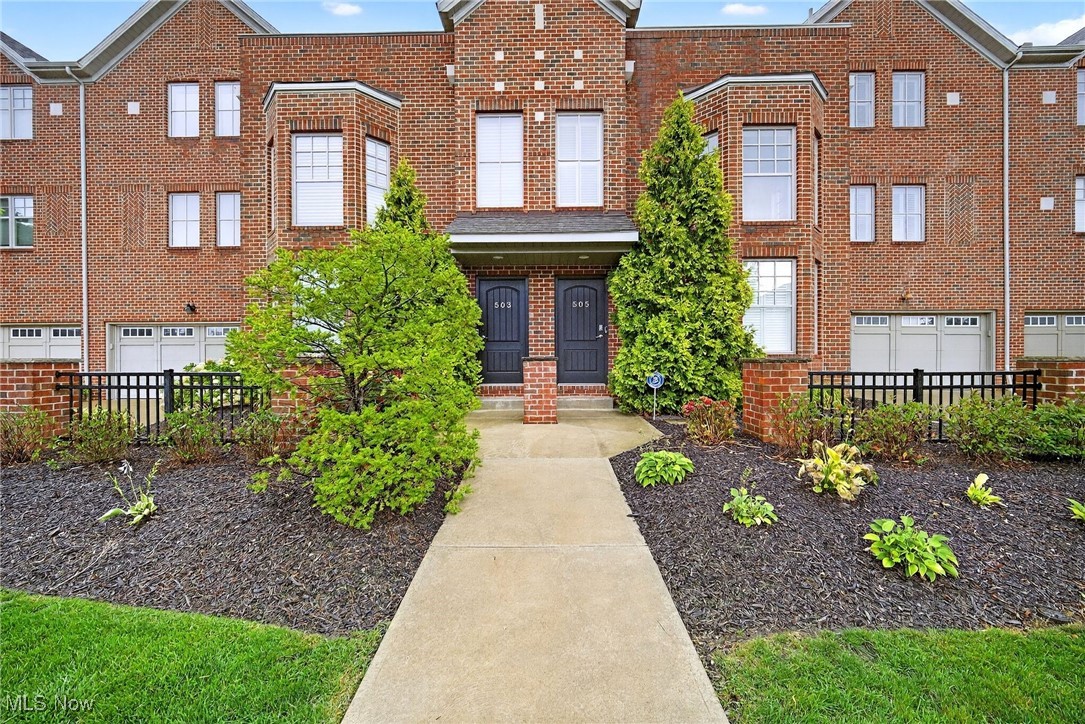 Rocky River, Ohio 44116, United States, 3 Bedrooms Bedrooms, ,4 BathroomsBathrooms,Residential,Pending,204594