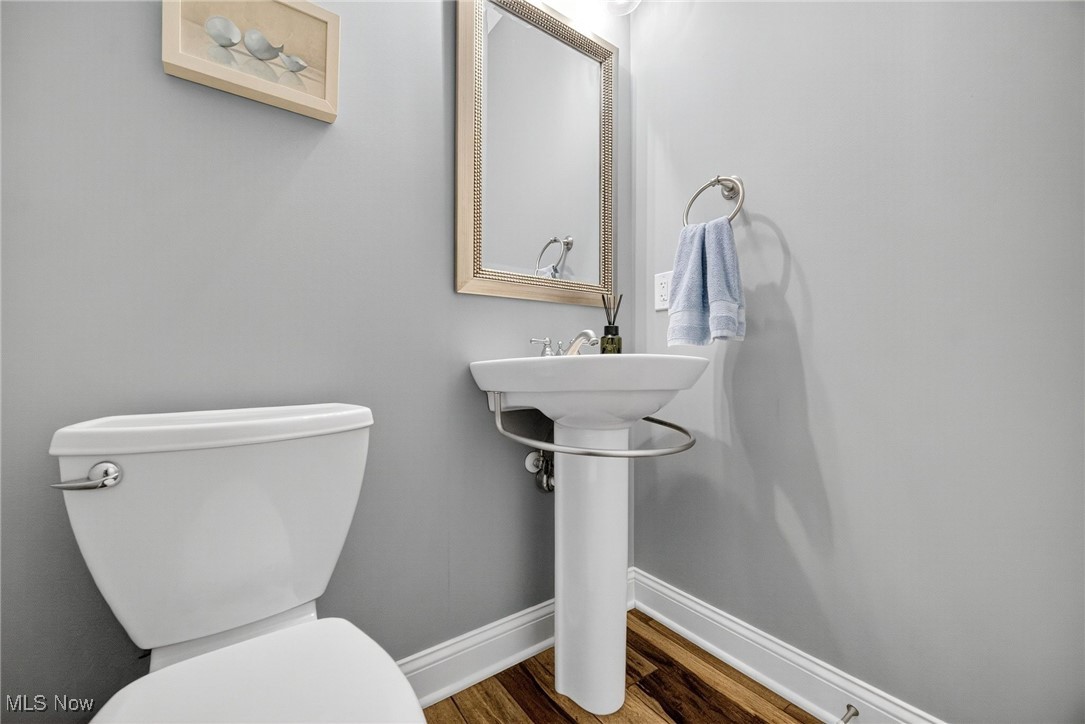 Rocky River, Ohio 44116, United States, 3 Bedrooms Bedrooms, ,4 BathroomsBathrooms,Residential,Pending,204594