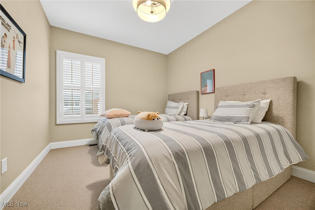 Rocky River, Ohio 44116, United States, 3 Bedrooms Bedrooms, ,4 BathroomsBathrooms,Residential,Pending,204594