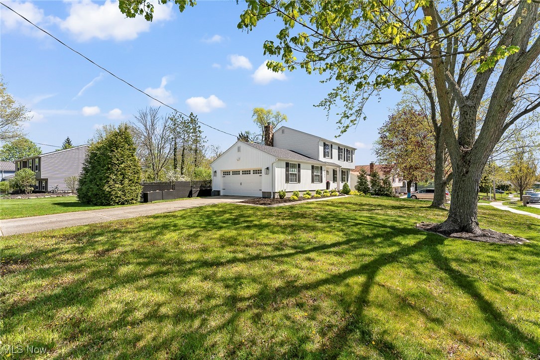 5485 Diana Lynn Drive, Stow, Ohio image 3