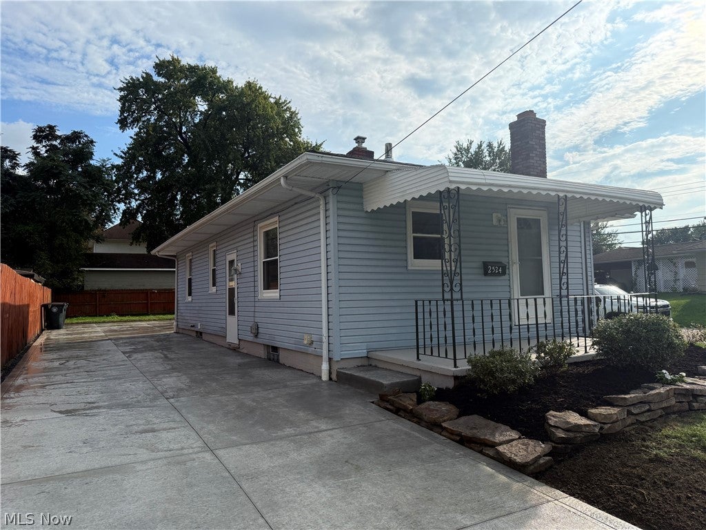2524 Albrecht Avenue