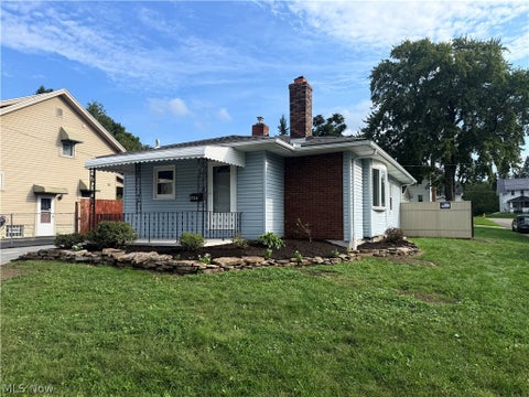 Homes For Sale - 2524 Albrecht Avenue<br/> Akron, OH 44312