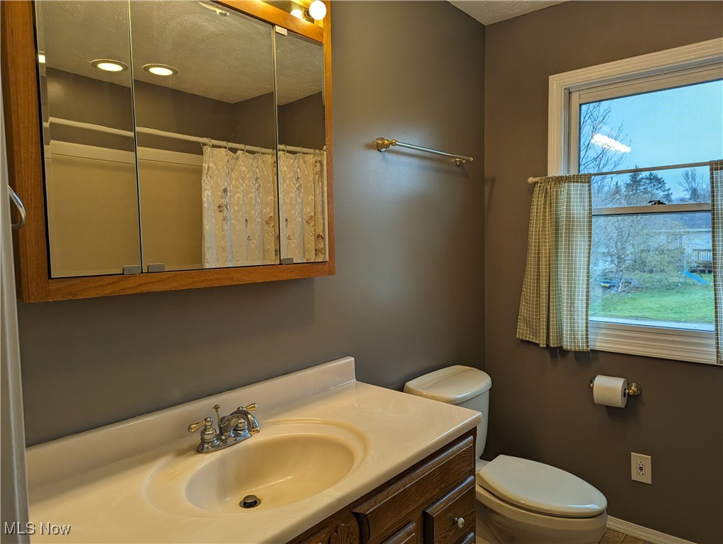 14864 Hayes Road, Middlefield, Ohio image 23