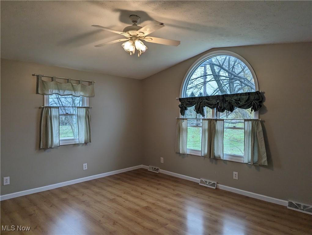 14864 Hayes Road, Middlefield, Ohio image 4