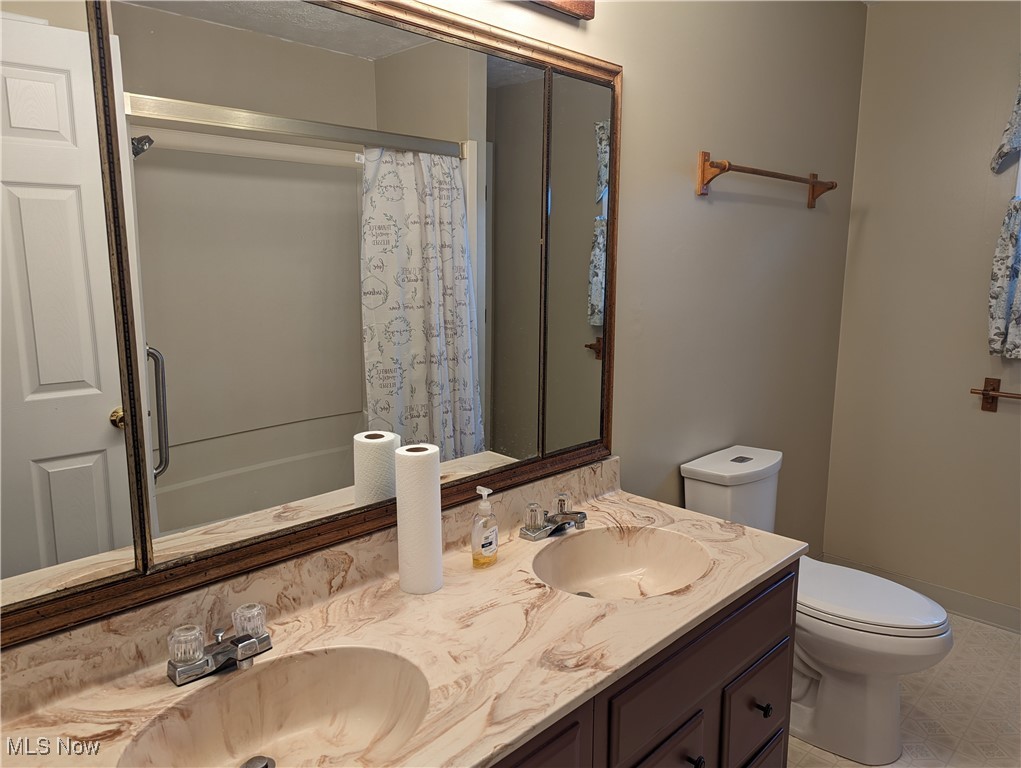 14864 Hayes Road, Middlefield, Ohio image 12