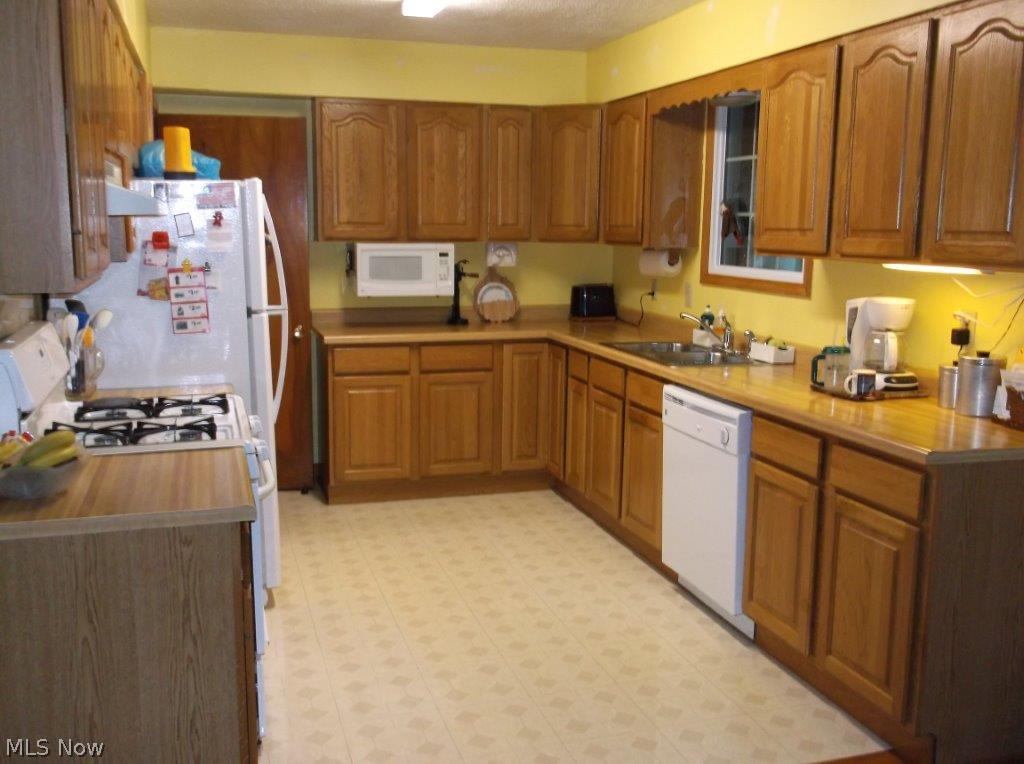 J & R Bldg Co - Residential